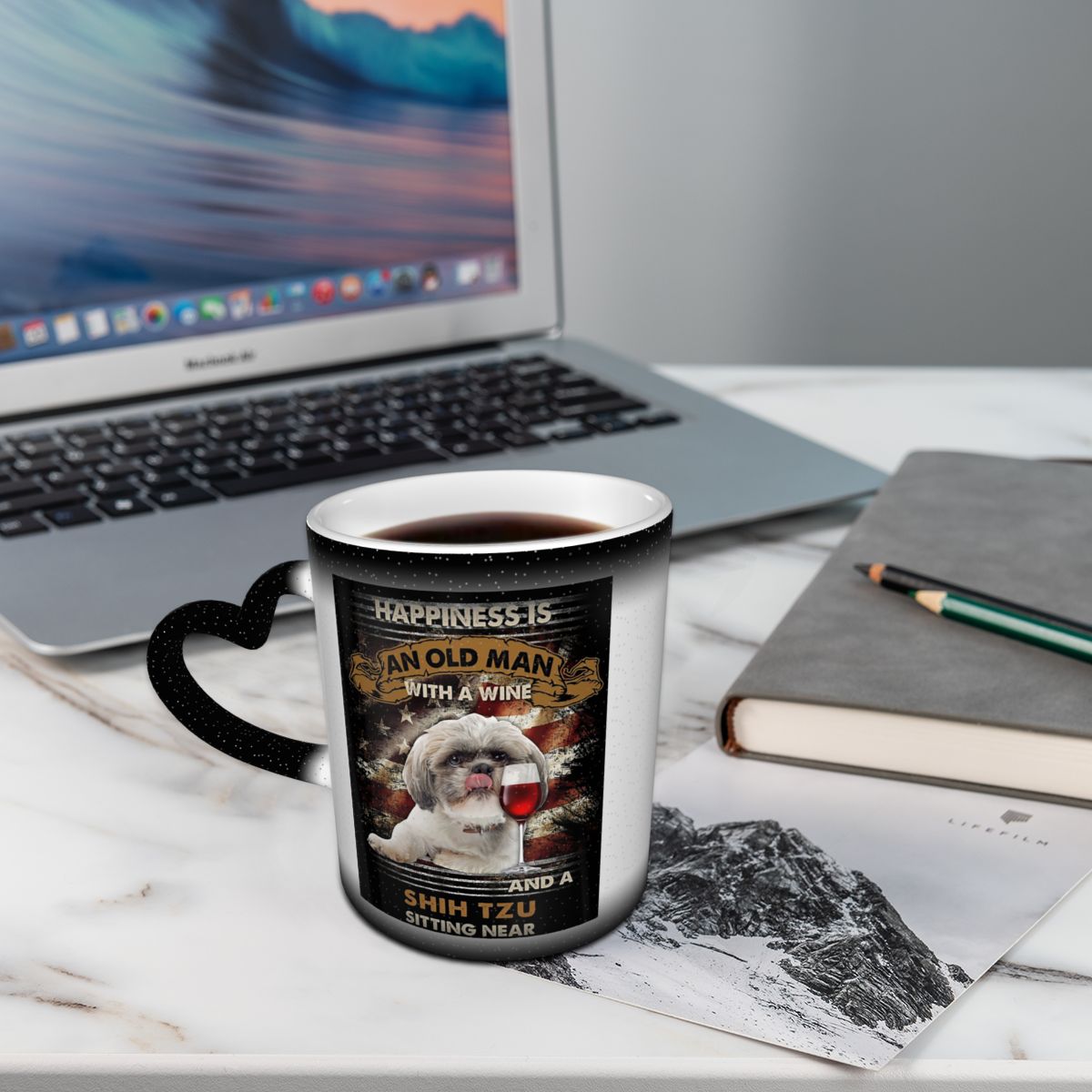 Geluk is een oude man met een  - Coffee Tea Near recensie en prijs
